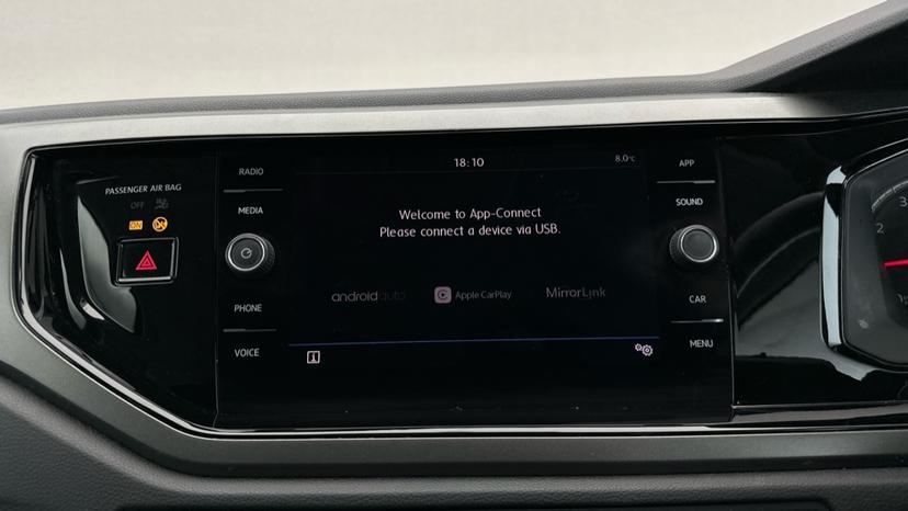 Apple CarPlay/Android Auto 