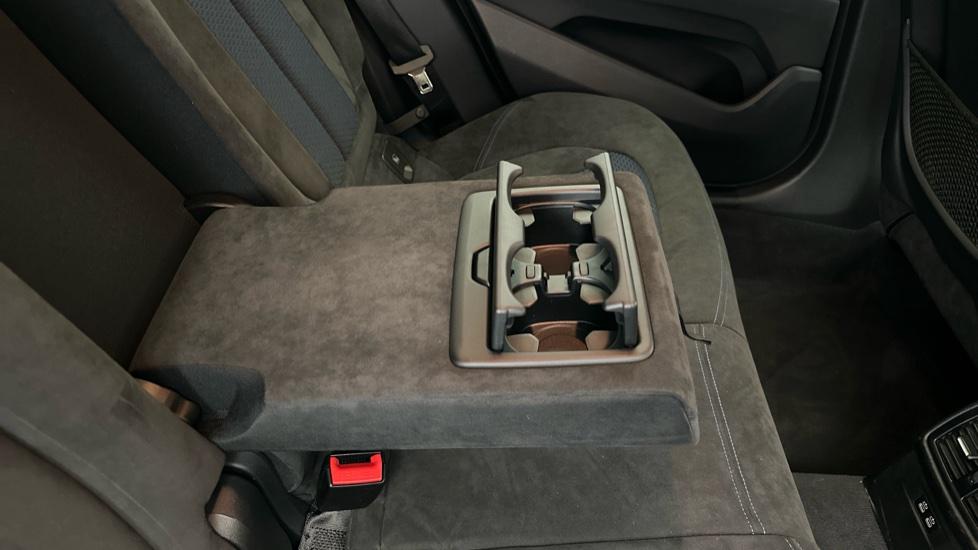 Rear Armrest/ Cup Holder