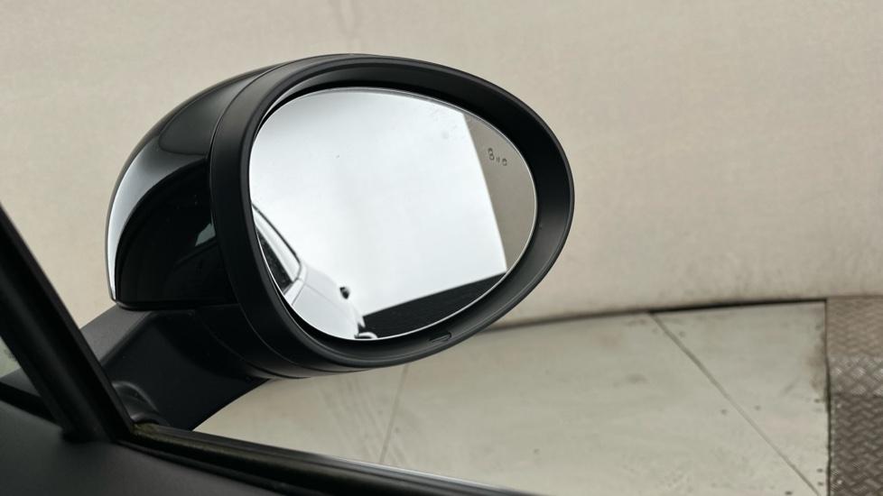 Blind Spot Monitoring System 