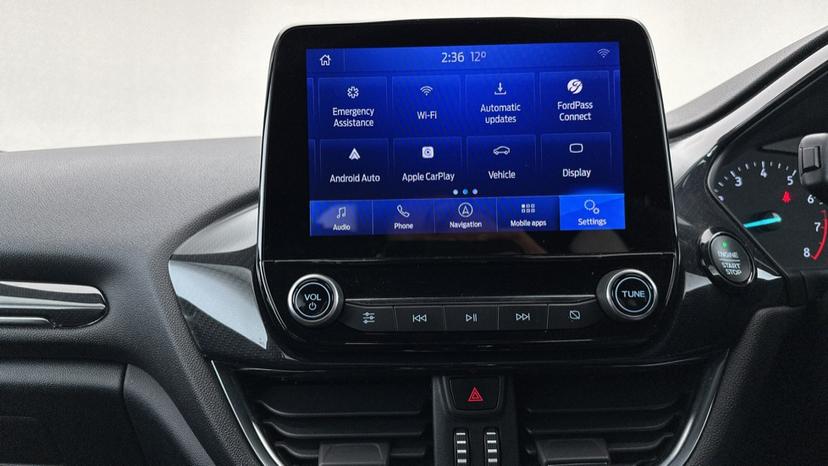 Apple CarPlay/Android Auto 