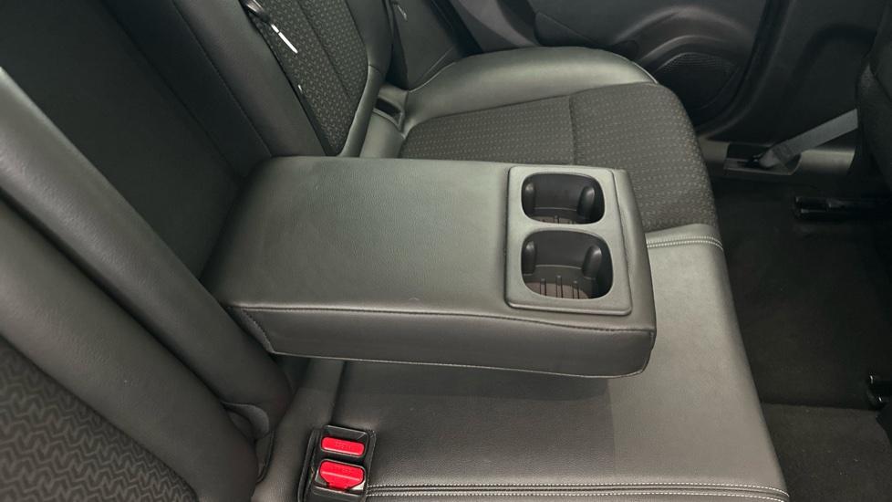 Rear Armrest/ Cup Holder