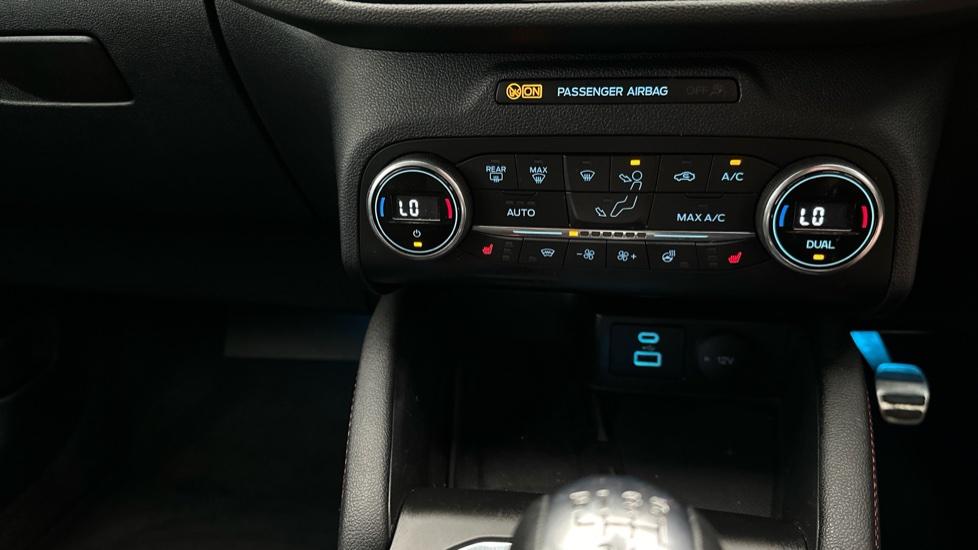 Air Conditioning /Dual Climate Control 