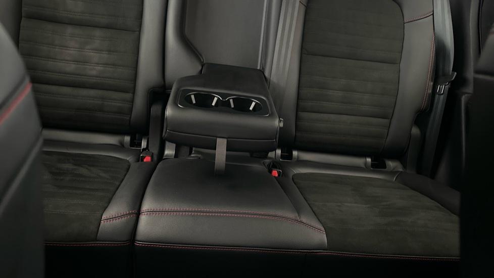 Rear Armrest/ Cup Holder