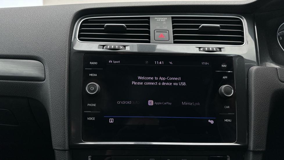 Apple Car Play & Android Auto