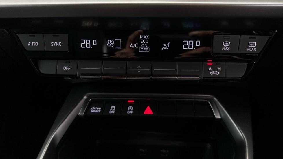 Air Conditioning /Dual Climate Control /Auto Stop/Start 