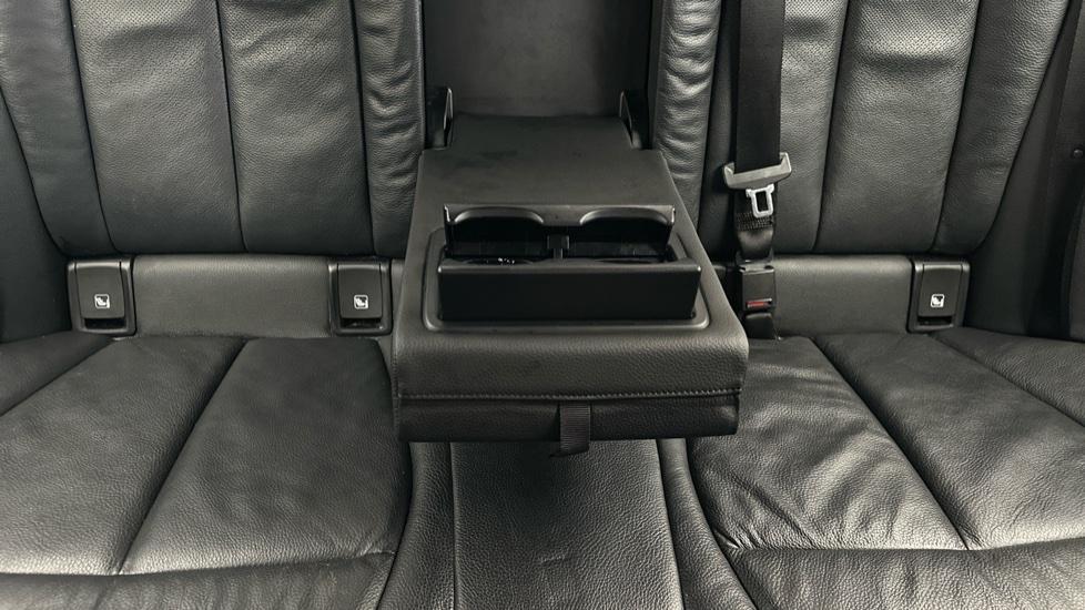 Rear Armrest/ Cup Holder