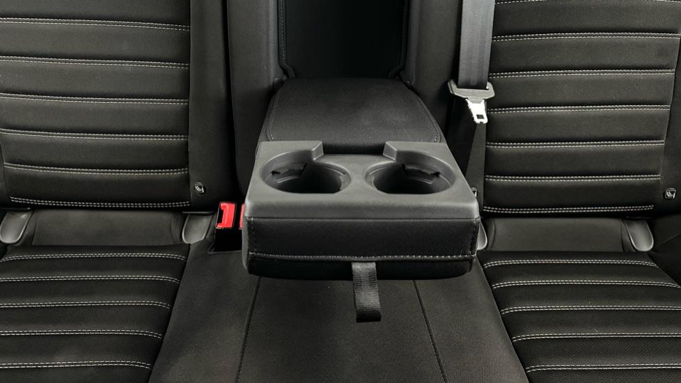 Rear Armrest/ Cup Holder