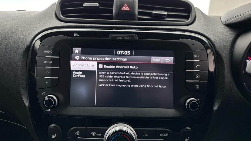 Apple CarPlay/Android Auto 