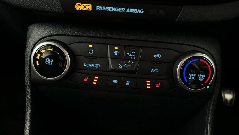 Air Conditioning /Heated Seats /heated steering wheel 