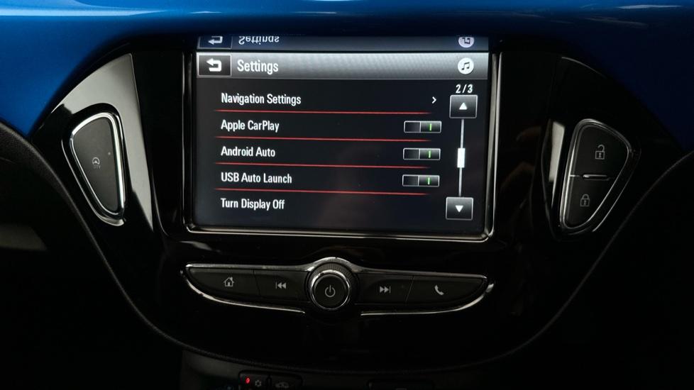 Apple Car Play & Android Auto