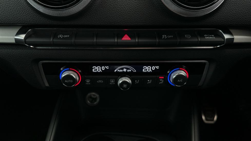 Air Conditioning /Dual Climate Control /Auto Stop/Start 