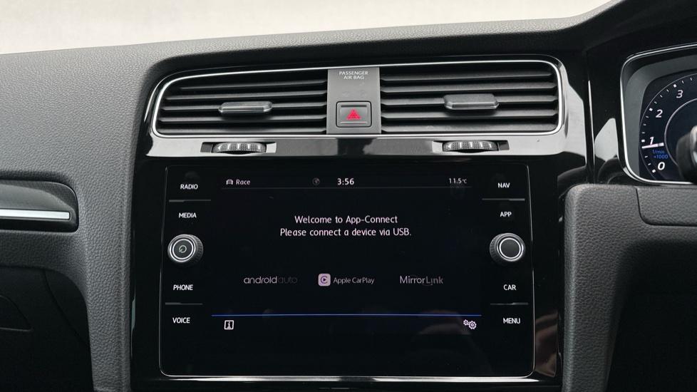 Apple Car Play & Android Auto