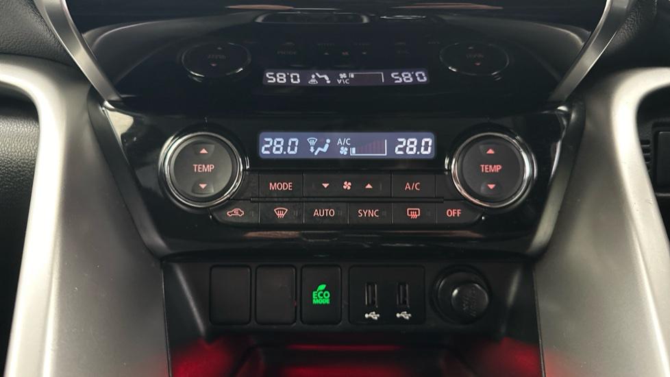 Air Conditioning /Dual Climate Control /Ambient Lighting 