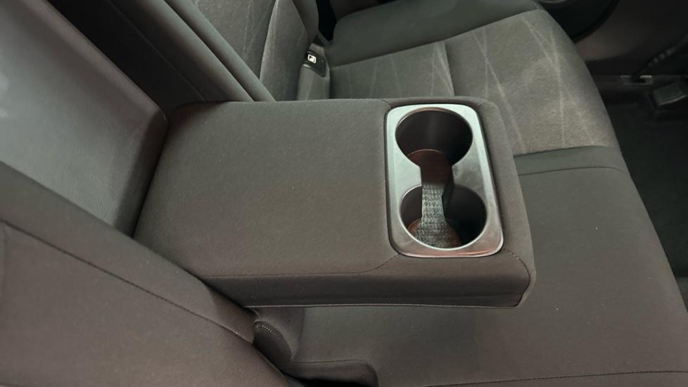 Rear Armrest/ Cup Holder