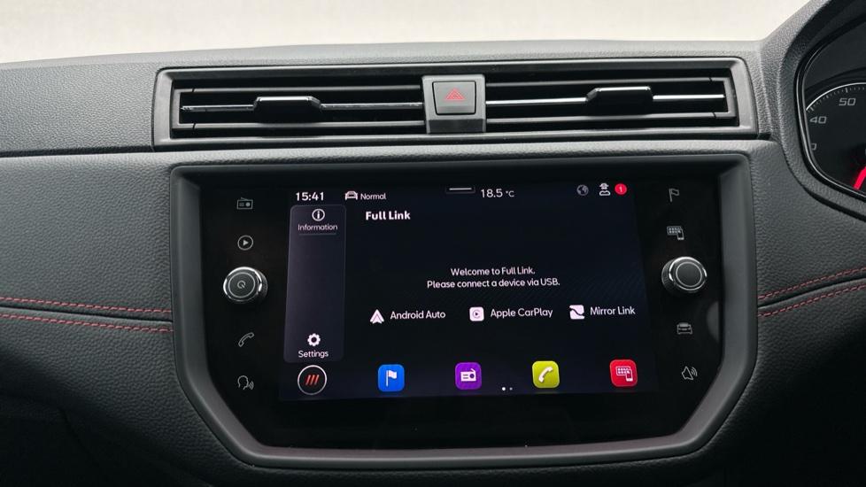 Apple Car Play & Android Auto