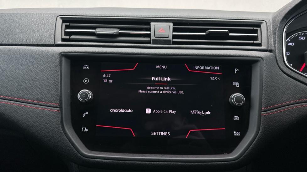 Apple Car Play & Android Auto