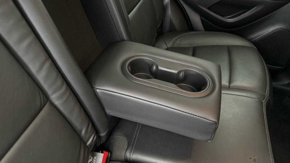 Rear Armrest/ Cup Holder