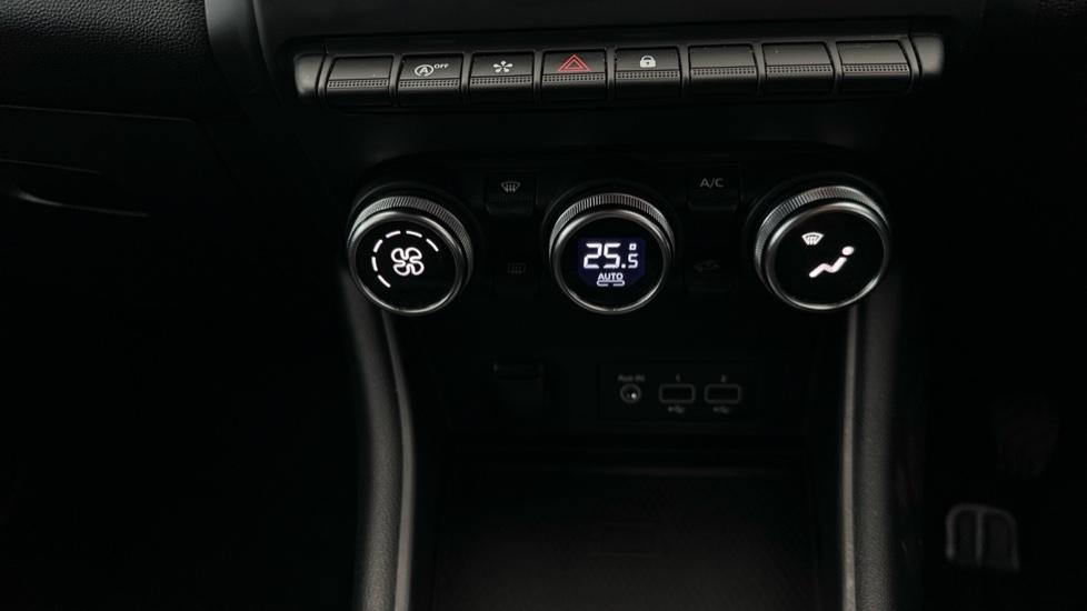 Air Conditioning /Wireless Charger/Auto Stop/Start