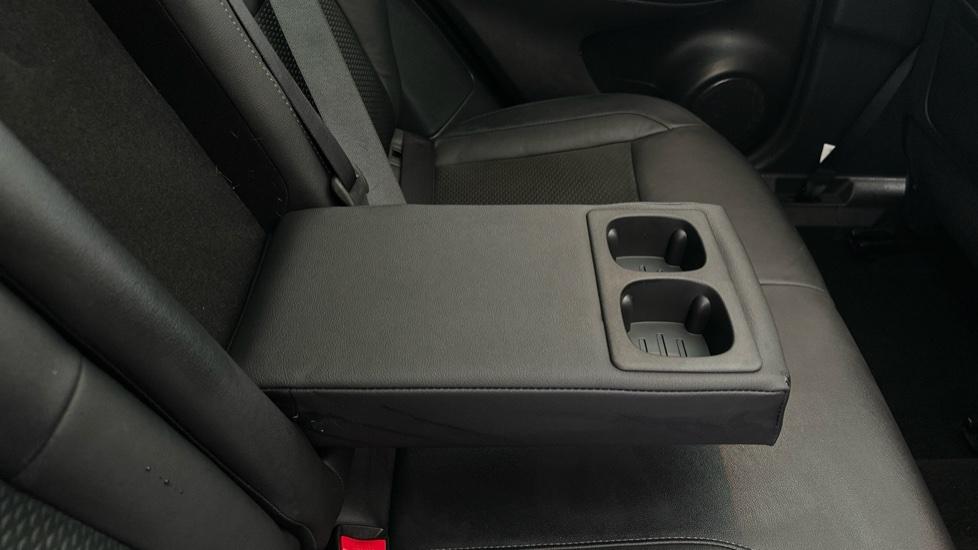 Rear Armrest/ Cup Holder