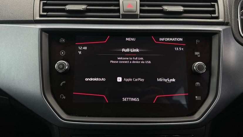 Apple Car Play & Android Auto