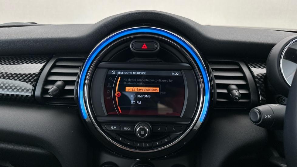 DAB Radio/Ambient Lighting / Bluetooth