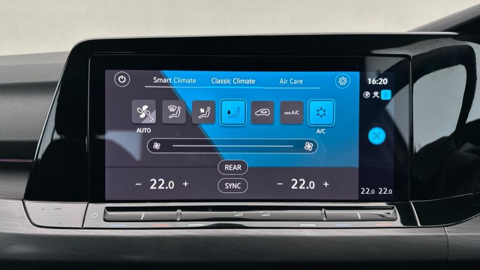 Dual Climate Control  / Air Conditioning 