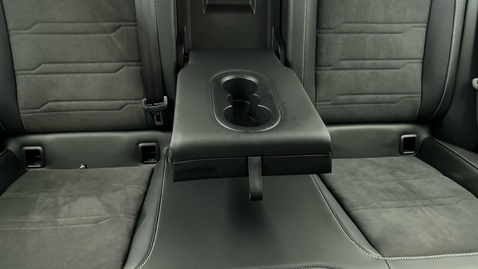 Rear Armrest/ Cup Holder