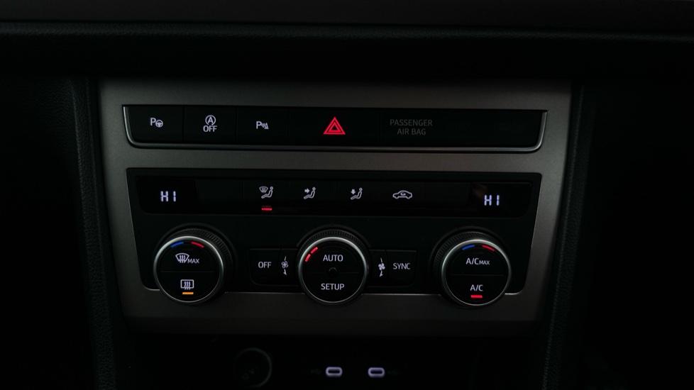 Air Conditioning /Dual Climate Control /Auto Stop/Start 