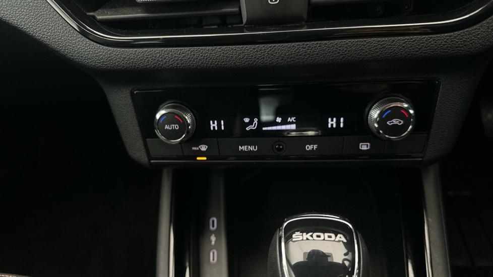 Air Conditioning /Dual Climate Control 