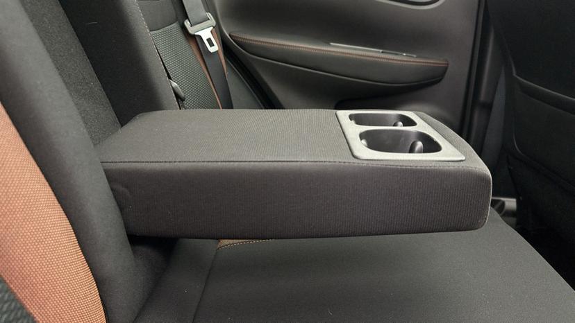 Rear Armrest/ Cup Holder