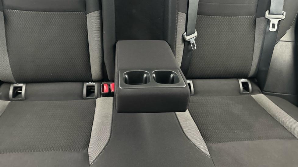 Rear Armrest/ Cup Holder