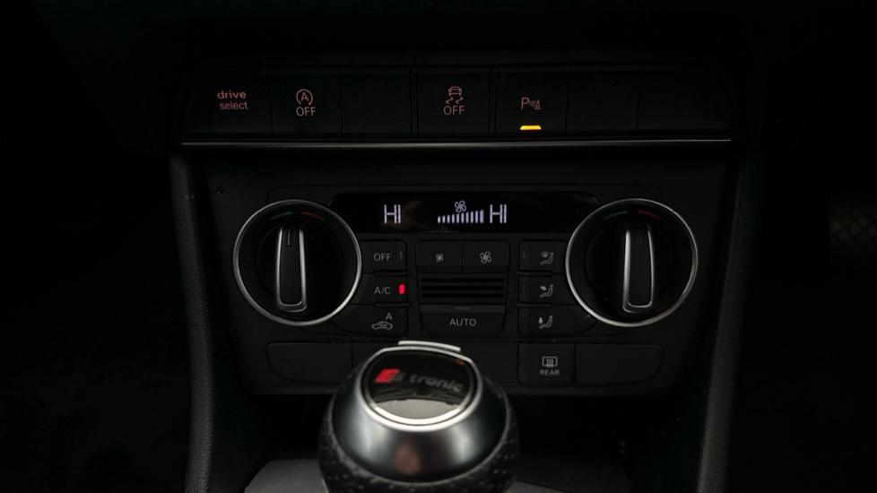 Auto Stop/Start/Air Conditioning /Dual Climate Control 