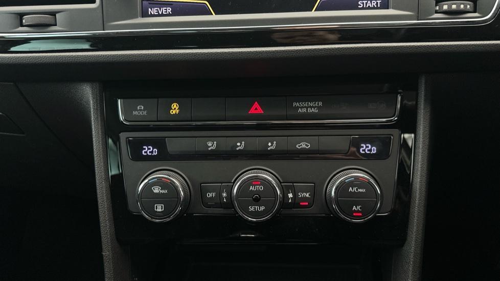 Air Conditioning /Dual Climate Control /Auto Stop/Start 