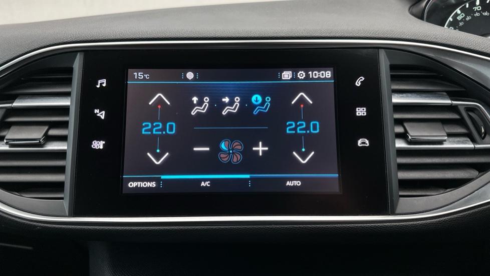 Dual Climate Control  / Air Conditioning 