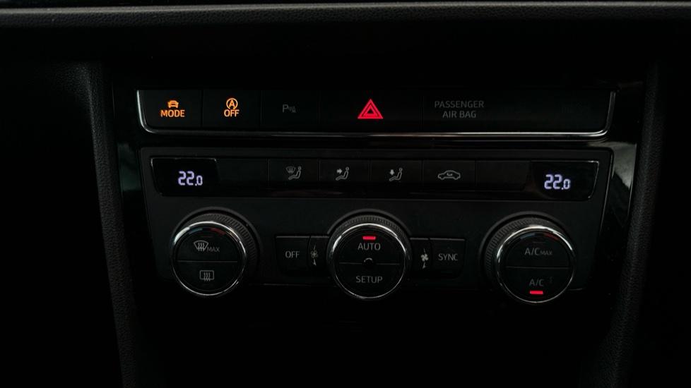 Air Conditioning /Dual Climate Control /Auto Stop/Start 