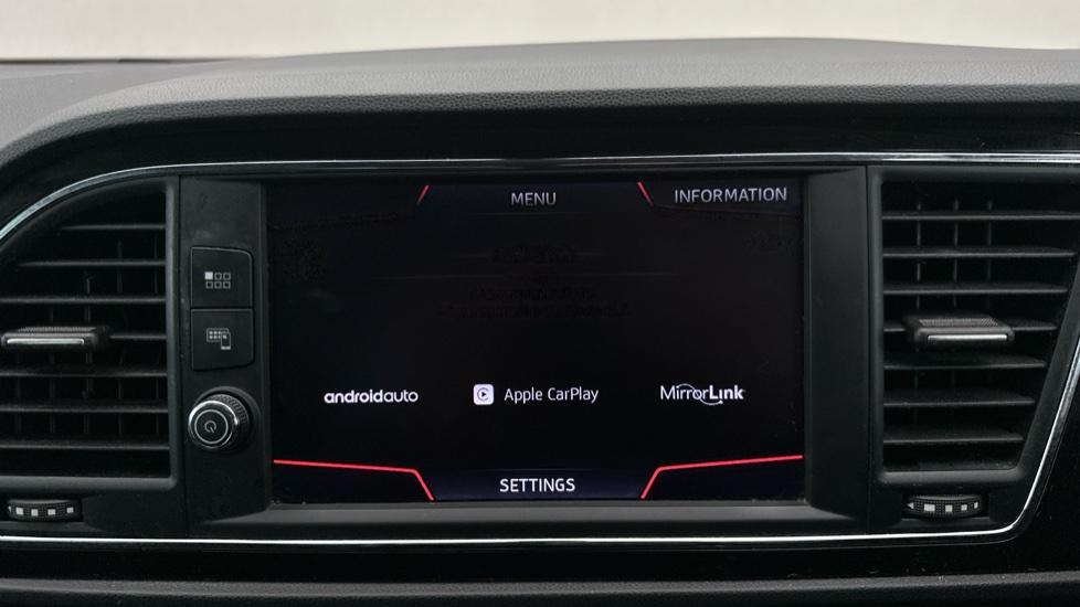 Apple Car Play & Android Auto