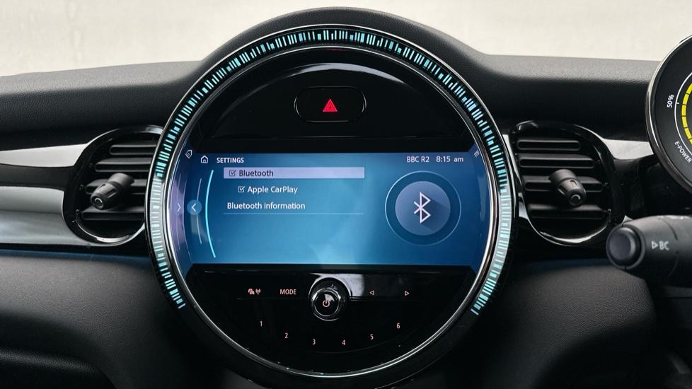 Bluetooth / Apple CarPlay 