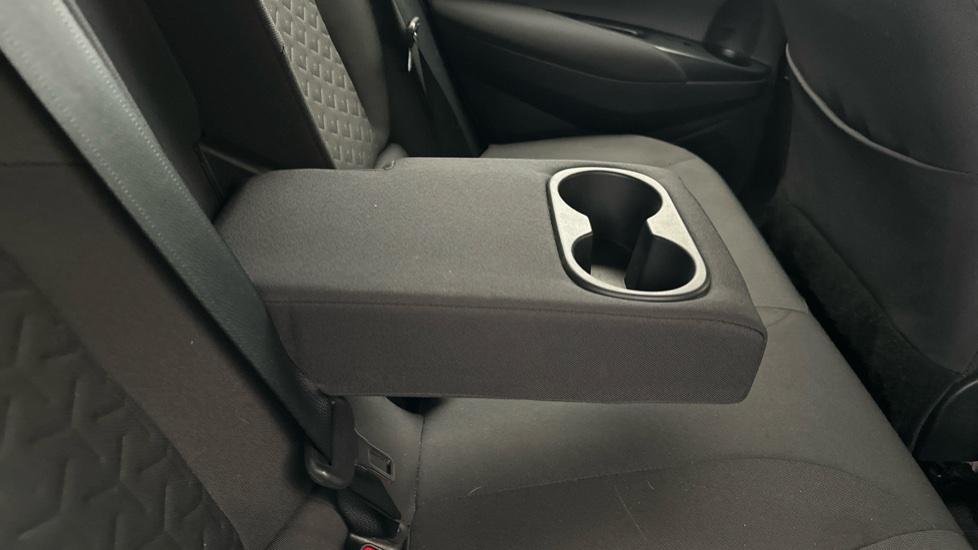 Rear Armrest/ Cup Holder