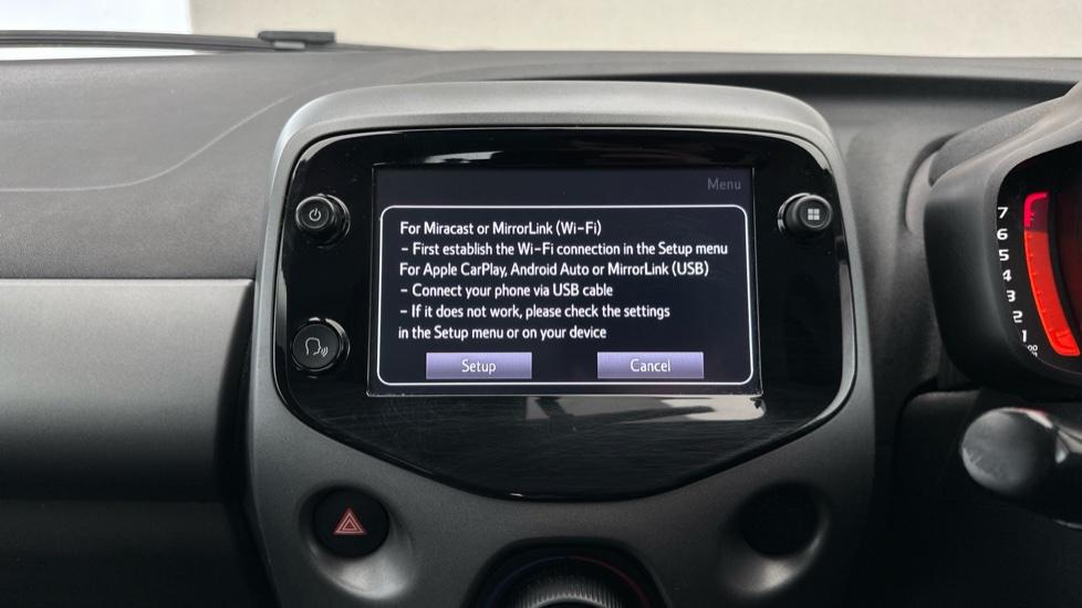 Apple CarPlay/Android Auto 