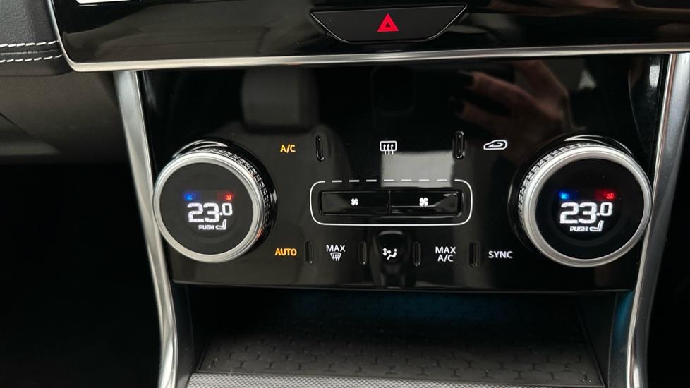 Air Conditioning/Dual Climate Control 