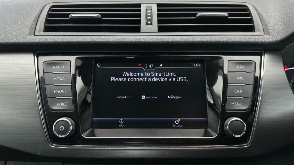 Apple Car Play & Android Auto