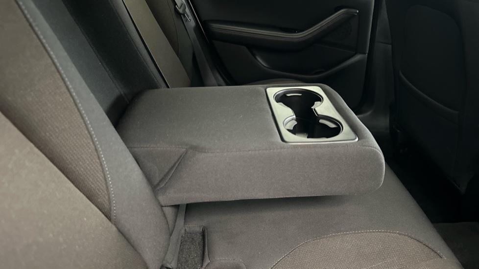 Rear Armrest/ Cup Holder