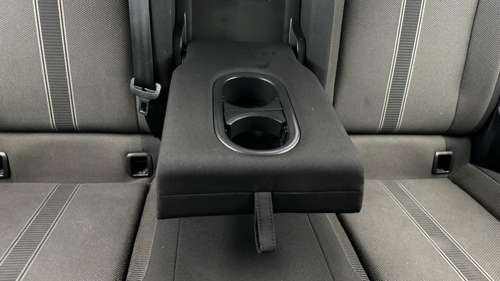 Rear Armrest/ Cup Holder