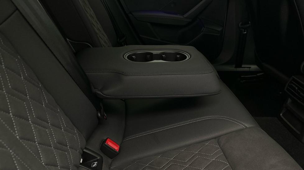 Rear Armrest/ Cup Holder