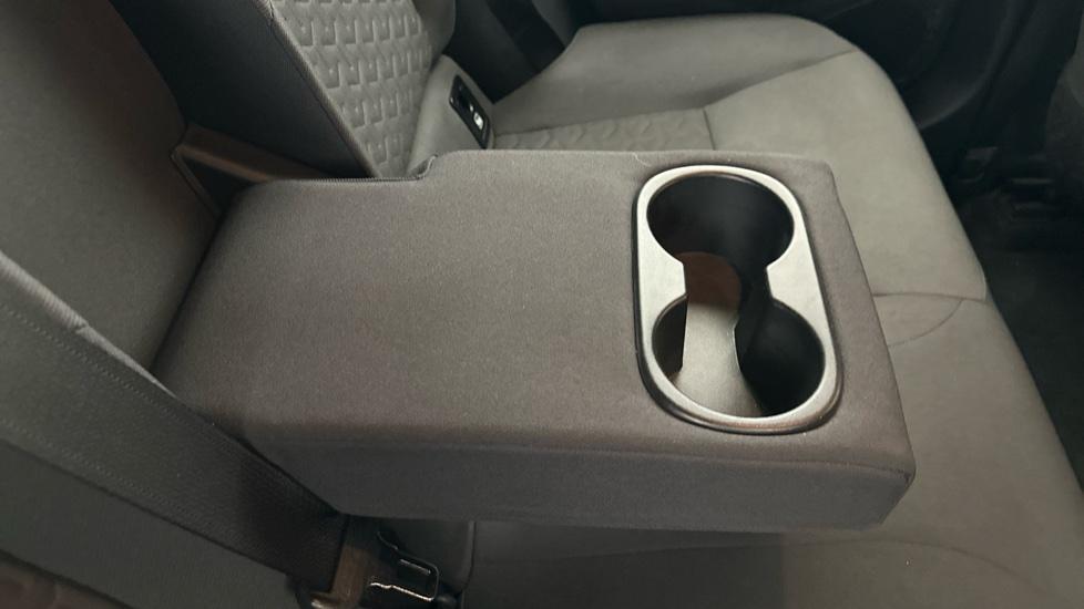 Rear Armrest/ Cup Holder