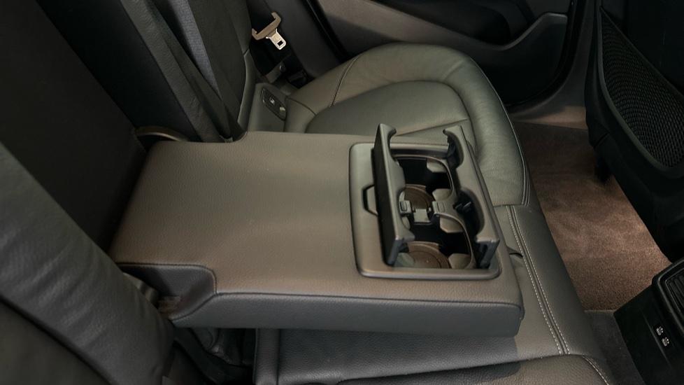 Rear Armrest/ Cup Holder