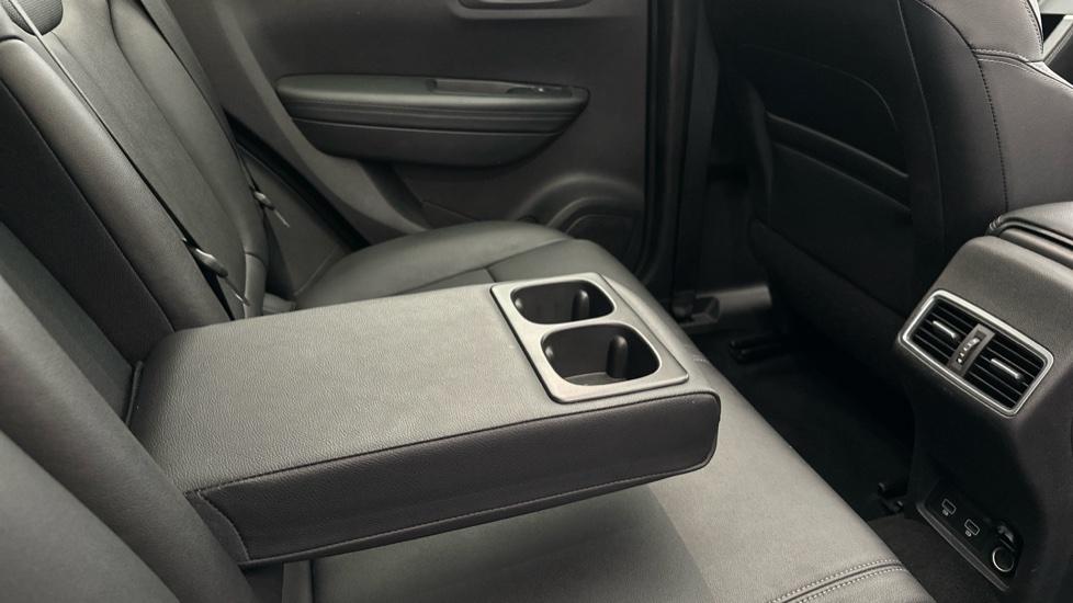 Rear Armrest/ Cup Holder