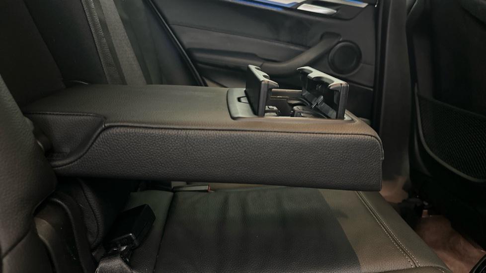 Rear Armrest/ Cup Holder