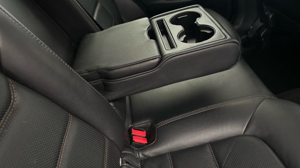 Rear Armrest/ Cup Holder