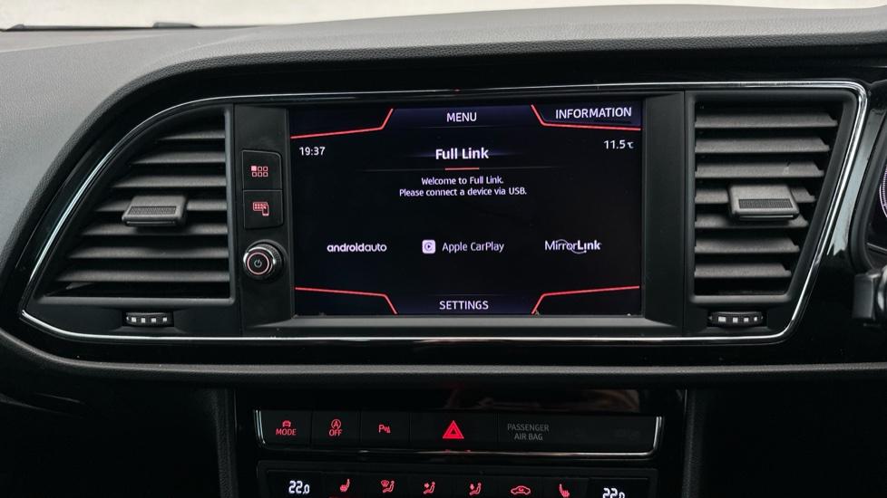 Apple Car Play & Android Auto